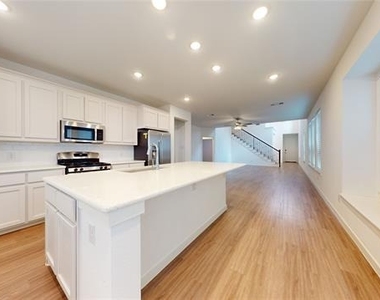 2500 Gaulding Street - Photo Thumbnail 2