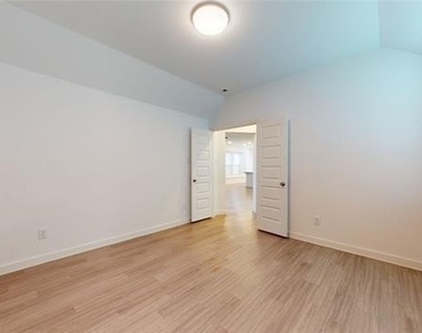 2500 Gaulding Street - Photo Thumbnail 7
