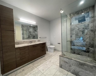 7901 Windrose Avenue - Photo Thumbnail 11