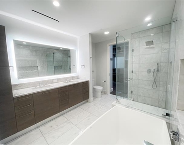 7901 Windrose Avenue - Photo Thumbnail 15