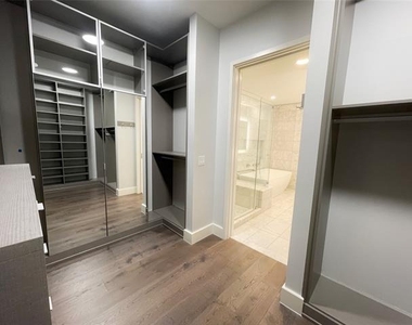 7901 Windrose Avenue - Photo Thumbnail 19