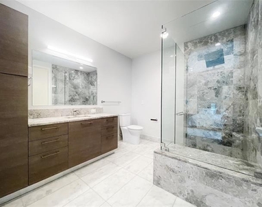 7901 Windrose Avenue - Photo Thumbnail 10