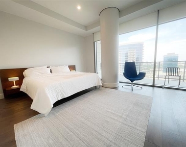 7901 Windrose Avenue - Photo Thumbnail 13