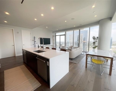 7901 Windrose Avenue - Photo Thumbnail 3