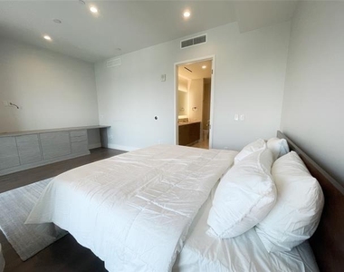 7901 Windrose Avenue - Photo Thumbnail 20