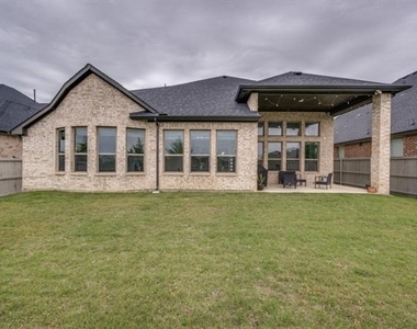 2813 Walker Way - Photo Thumbnail 23