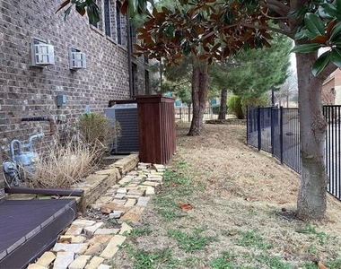 1231 Fowler Street - Photo Thumbnail 29