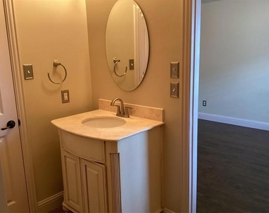 1231 Fowler Street - Photo Thumbnail 23