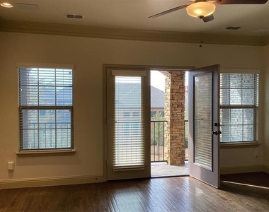 1231 Fowler Street - Photo Thumbnail 14