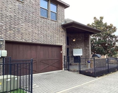 1231 Fowler Street - Photo Thumbnail 28