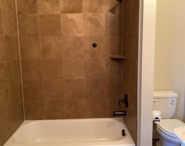1231 Fowler Street - Photo Thumbnail 22