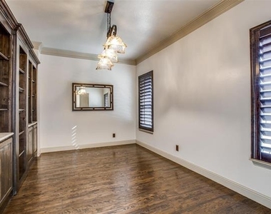 1231 Fowler Street - Photo Thumbnail 6