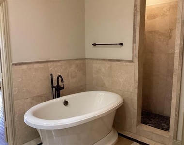 1231 Fowler Street - Photo Thumbnail 16
