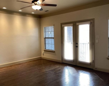 1231 Fowler Street - Photo Thumbnail 12