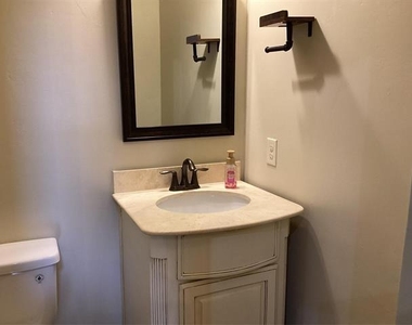 1231 Fowler Street - Photo Thumbnail 5