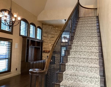 1231 Fowler Street - Photo Thumbnail 11