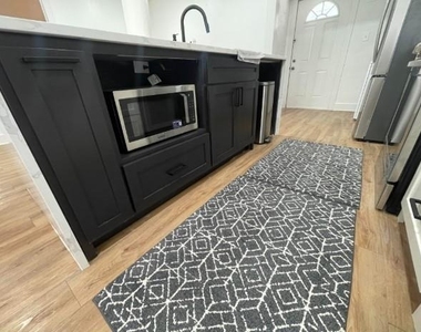 2515 Roanoke Avenue - Photo Thumbnail 8