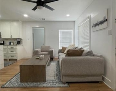 2515 Roanoke Avenue - Photo Thumbnail 4
