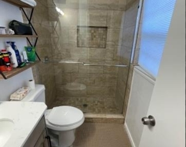 2515 Roanoke Avenue - Photo Thumbnail 13
