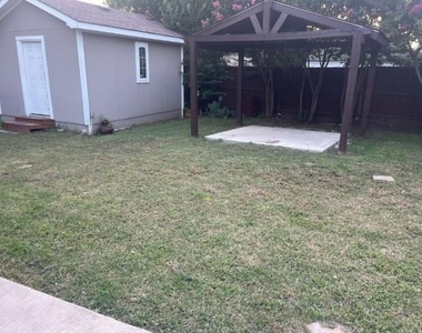 2515 Roanoke Avenue - Photo Thumbnail 22