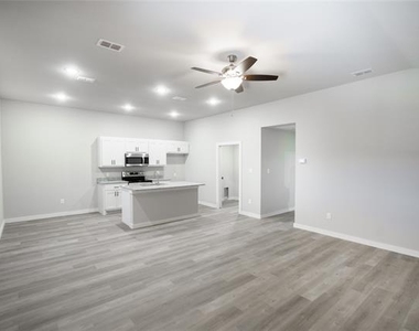 6110 Princess Lane - Photo Thumbnail 5
