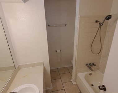 3427 Republic Drive - Photo Thumbnail 16