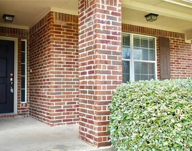 150 Briar Grove Drive - Photo Thumbnail 3