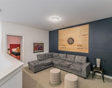 2425 Longspur Drive - Photo Thumbnail 17