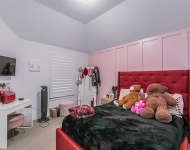 2425 Longspur Drive - Photo Thumbnail 14