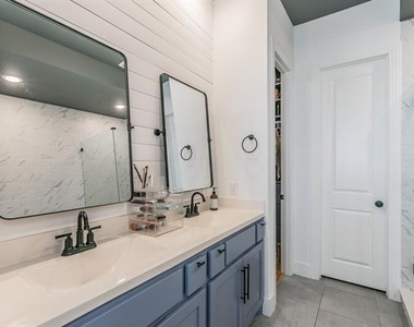 2425 Longspur Drive - Photo Thumbnail 6