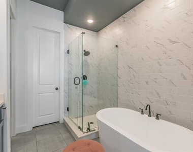 2425 Longspur Drive - Photo Thumbnail 9