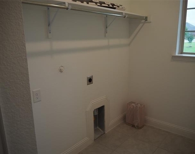 3721 Wildridge Boulevard - Photo Thumbnail 25