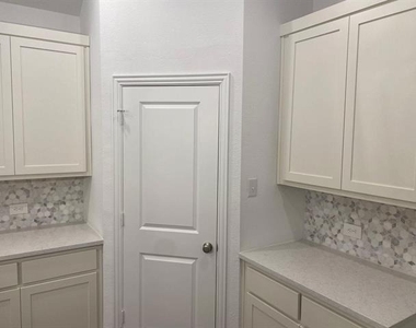 1613 Pine Valley Drive - Photo Thumbnail 4