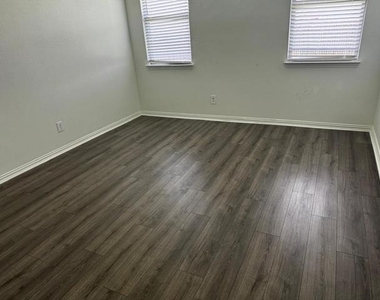 1613 Pine Valley Drive - Photo Thumbnail 8