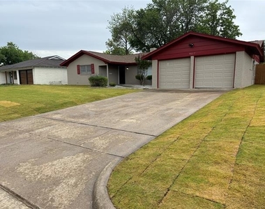 4017 Welch Avenue - Photo Thumbnail 3