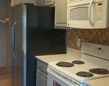 3617 W Northgate Drive - Photo Thumbnail 5