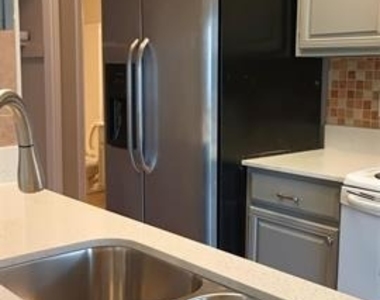3617 W Northgate Drive - Photo Thumbnail 6