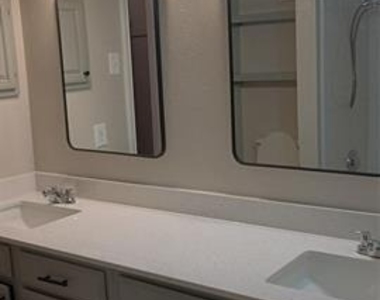 3617 W Northgate Drive - Photo Thumbnail 16
