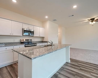 14122 Emeric Street - Photo Thumbnail 8