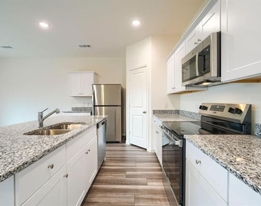 14122 Emeric Street - Photo Thumbnail 9