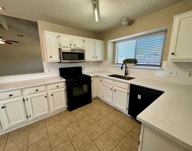 5028 Coker Drive - Photo Thumbnail 5