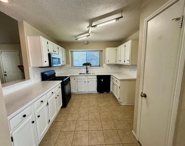 5028 Coker Drive - Photo Thumbnail 4