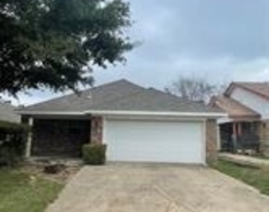 5412 Village Green Drive - Photo Thumbnail 1