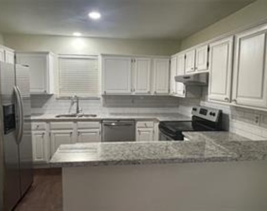 5412 Village Green Drive - Photo Thumbnail 17