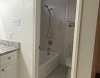 5412 Village Green Drive - Photo Thumbnail 7