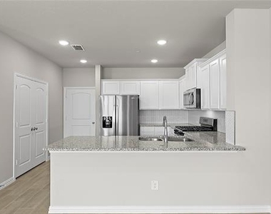 1205 Morgan Dr - Photo Thumbnail 7