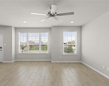 1205 Morgan Dr - Photo Thumbnail 5