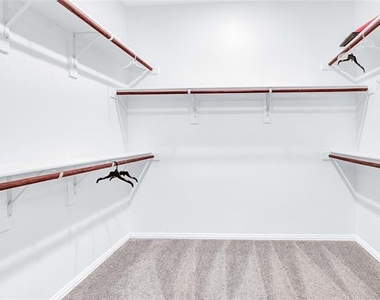 1228 Arrowwood Drive - Photo Thumbnail 18