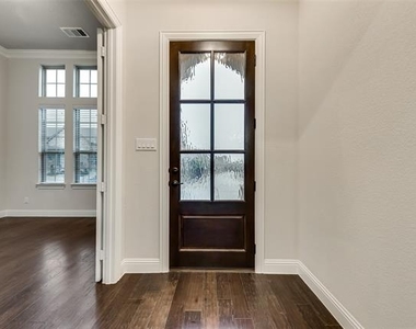5901 The Esplanade Drive - Photo Thumbnail 3