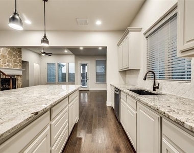 5901 The Esplanade Drive - Photo Thumbnail 11